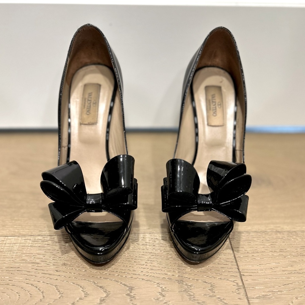 Valentino black patent bow